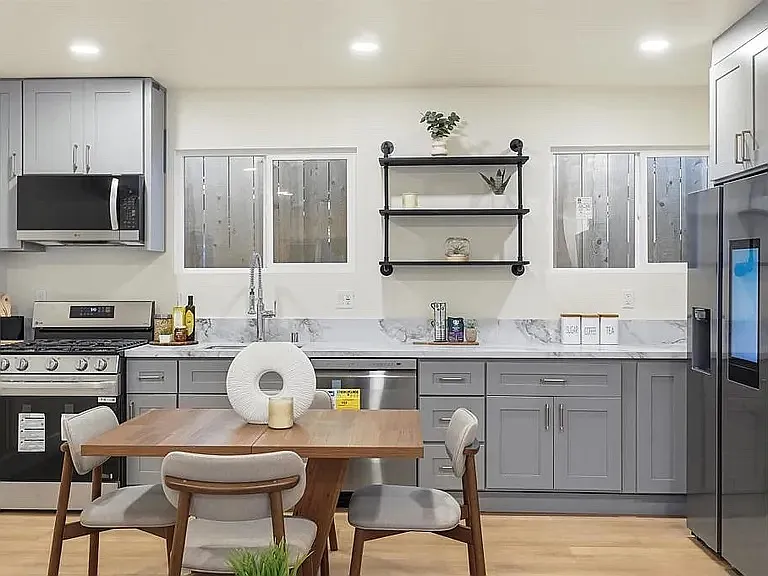 2 bed, 700 sqft, $2,850 — Photo 4