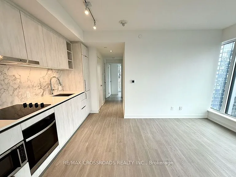 8 Wellesley St W #3209 — Photo 13