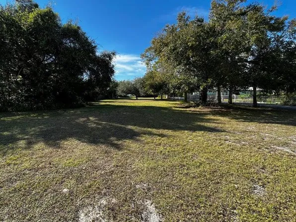 373 S Tropical Trl, Merritt Island, FL 32952
