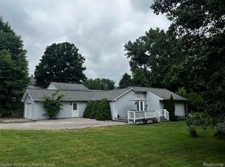 1320 W Drahner Rd, Oxford, MI 48371