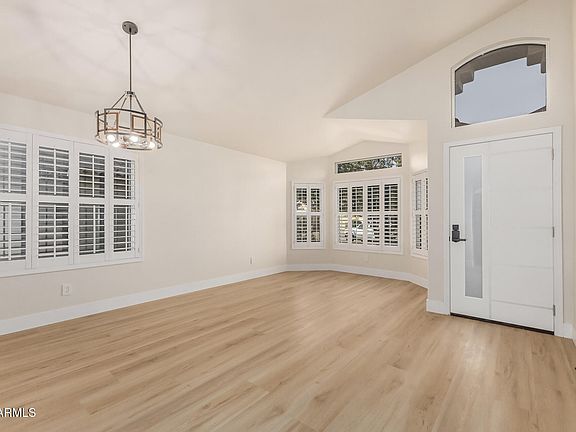 5th image of 2131 E ROCKWOOD Drive