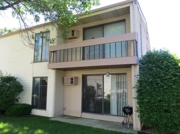 1876 Haymarket Rd, Waukesha, WI 53189