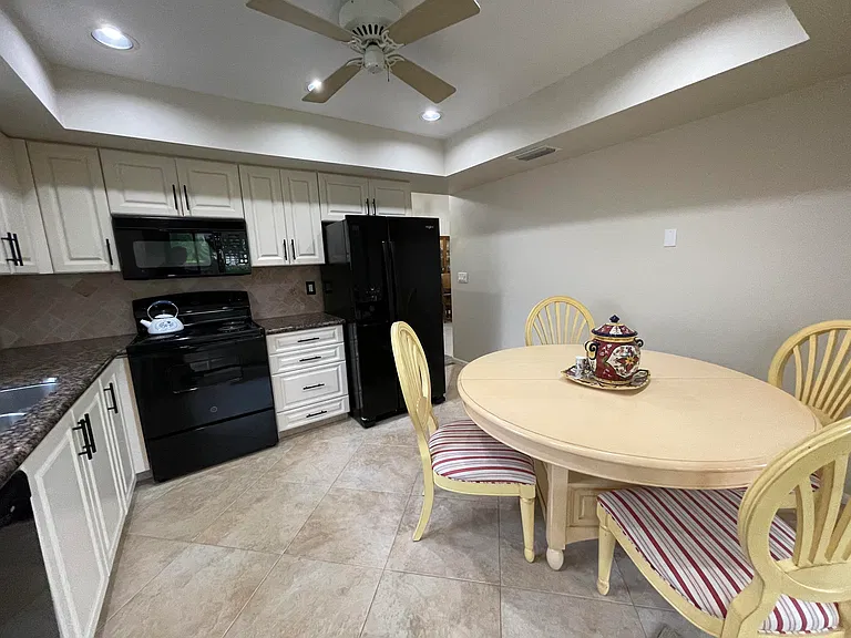 354 SW 28th Ave — Photo 9