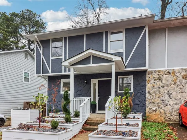 1138 Falling Water Dr SE, Smyrna, GA 30080