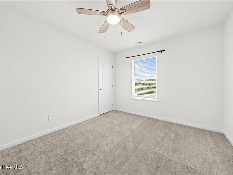 423 Bassett Ln — Photo 26
