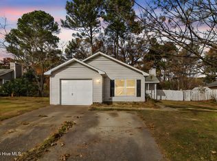 1132 Hoke Loop Rd, Fayetteville, NC 28314