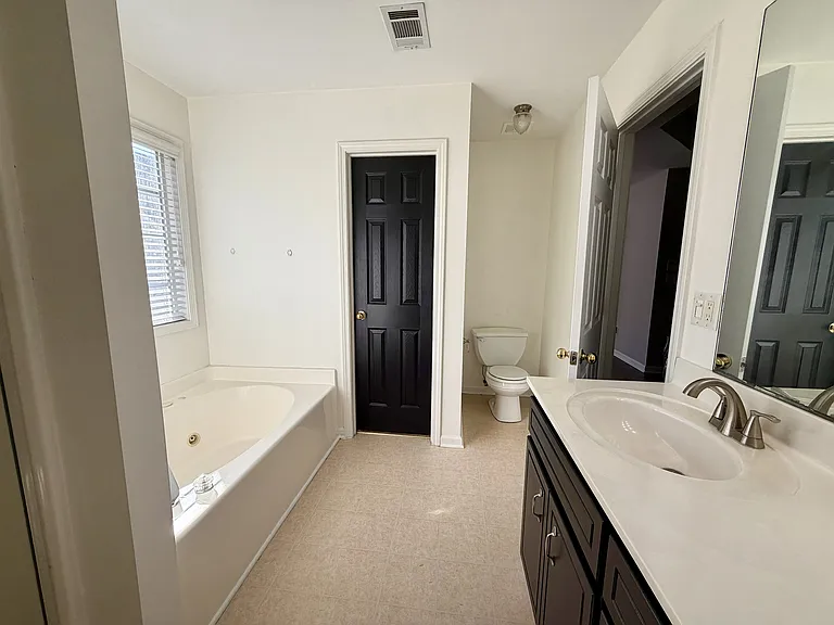1050 Chapel Hill Dr — Photo 21