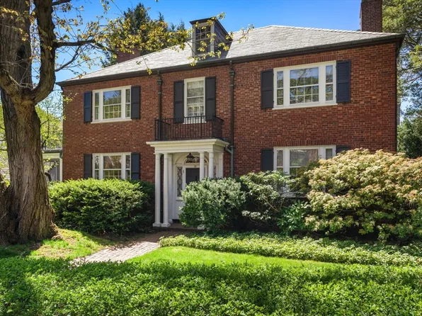 35 Jefferson Rd, Brookline, MA 02467