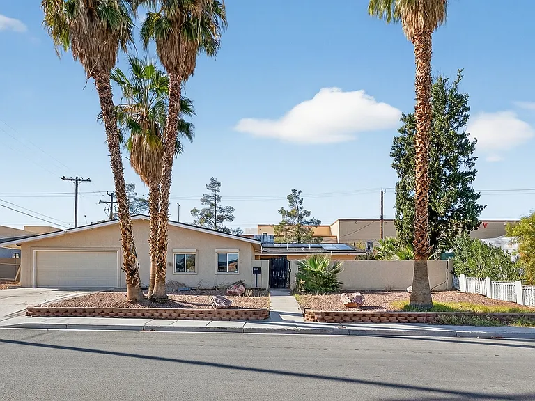 3641 Algonquin Dr — Photo 1