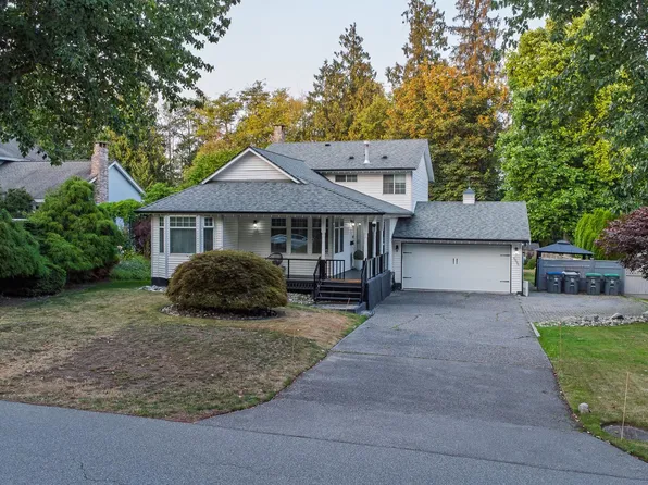 6096 Killarney Dr, Surrey, BC V3S 5W9