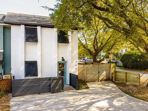 4th image of 759 Center St