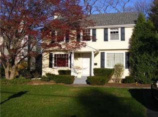 806 Roosevelt Rd, East Rochester, NY 14445