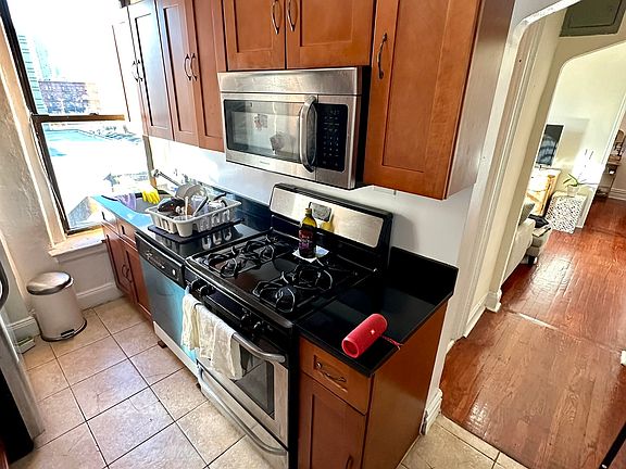 4th image of 11-58 49th Ave #4D