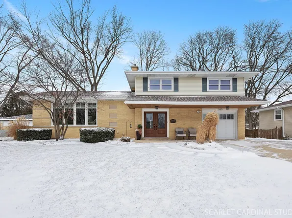 325 Osage Ln, Naperville, IL 60540