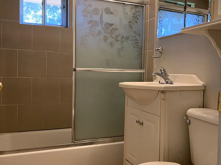 5109 Rolling Fields Dr — Photo 7