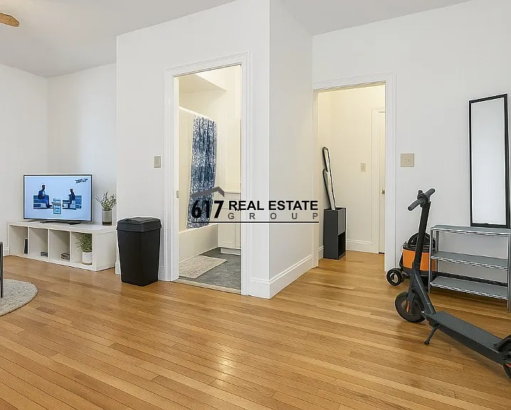 37 Egremont Rd #5 — Photo 1