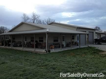 Front of house
						:
						2 bedroom/2 bath - Extra bedroom in shop that could be 3rd