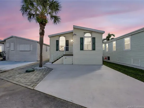 716 Nettles Blvd, Jensen Beach, FL 34957