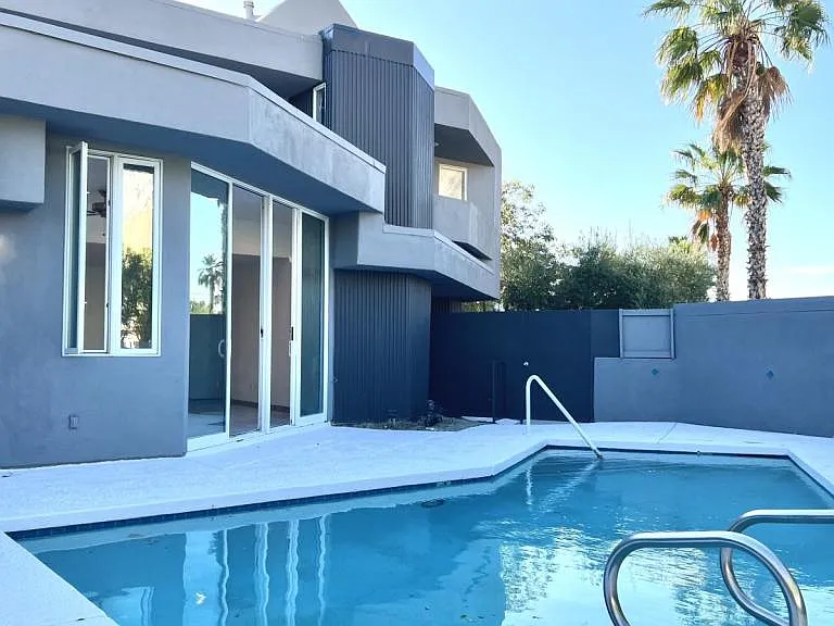 2286 N Junipero Ave — Photo 9