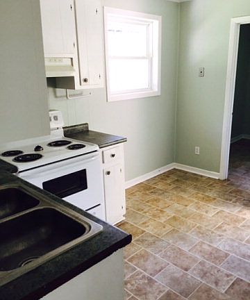 3rd image of 4071 Briarwood Dr