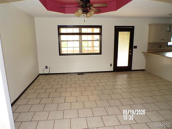 4th image of 20172 London Ln