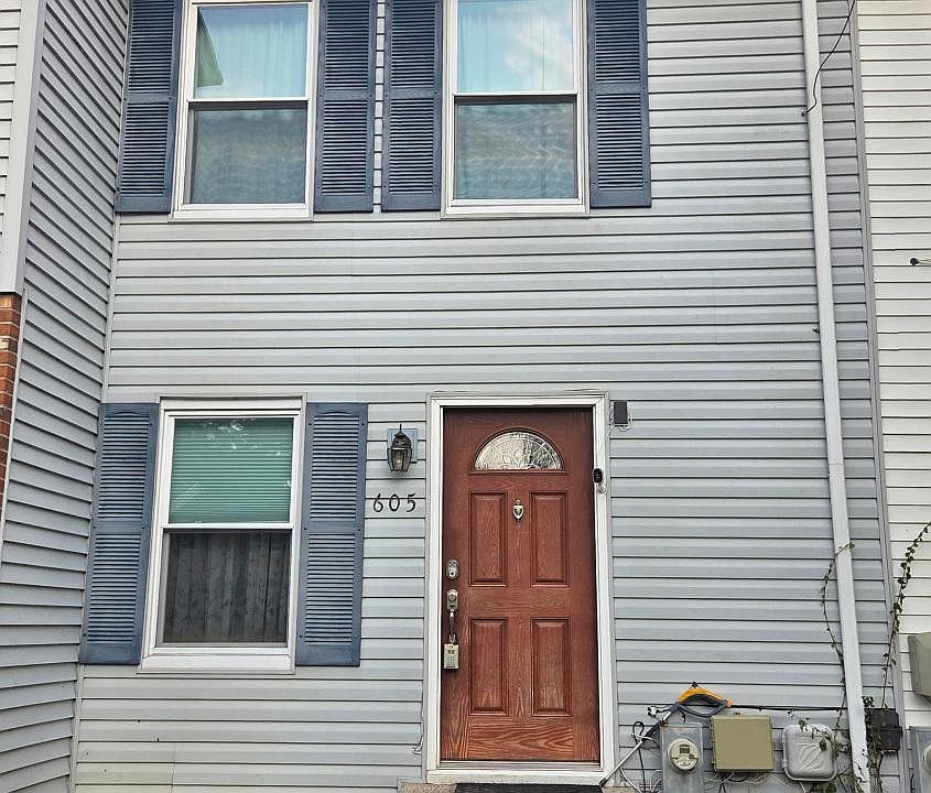 1st image of 605 Glynock Pl