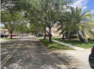 14015 SW 32nd St, Hollywood, FL 33027