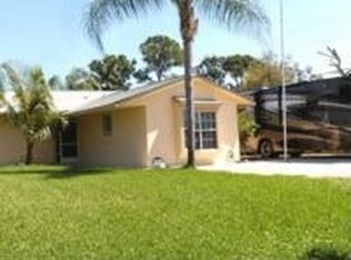 1585 NE Darlich Ave, Jensen Beach, FL 34957