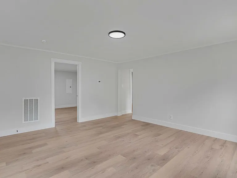 10 S Coulter Ave — Photo 19