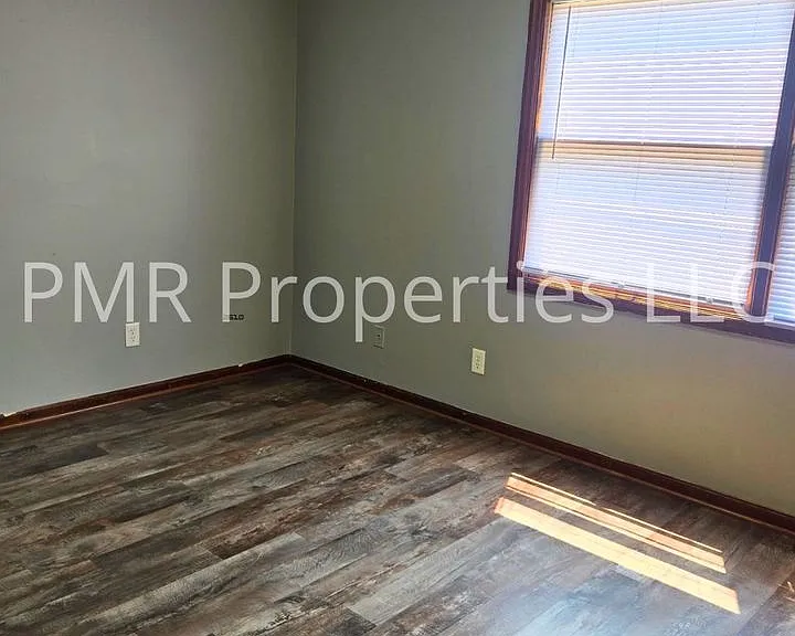 629 Franklin Ave — Photo 4
