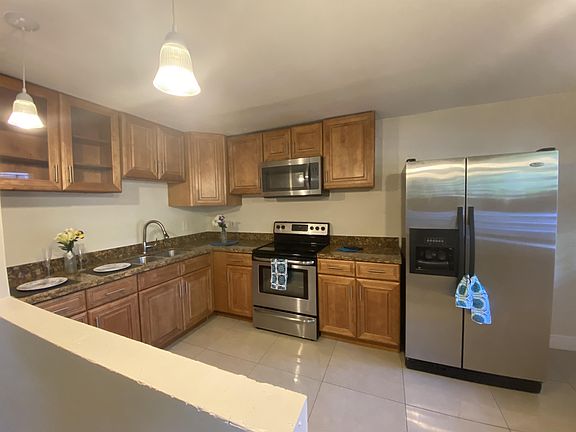 2nd image of 3421 NE 15th Ave #3-1