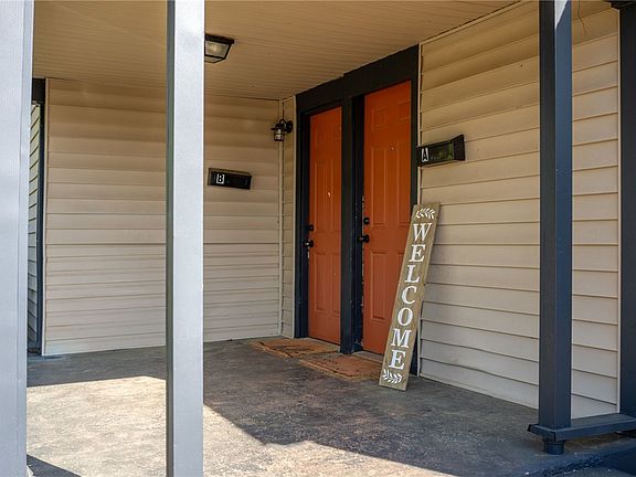 2nd image of 211 California Ave