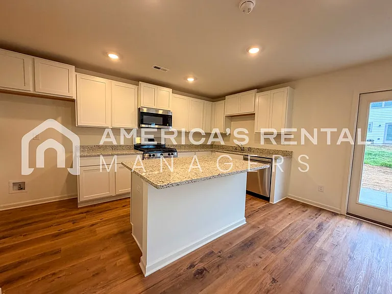 2122 Addison Way SW — Photo 15