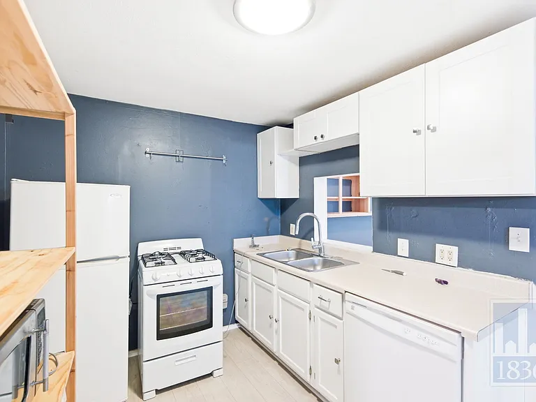 1201 W 40th St #B — Photo 17