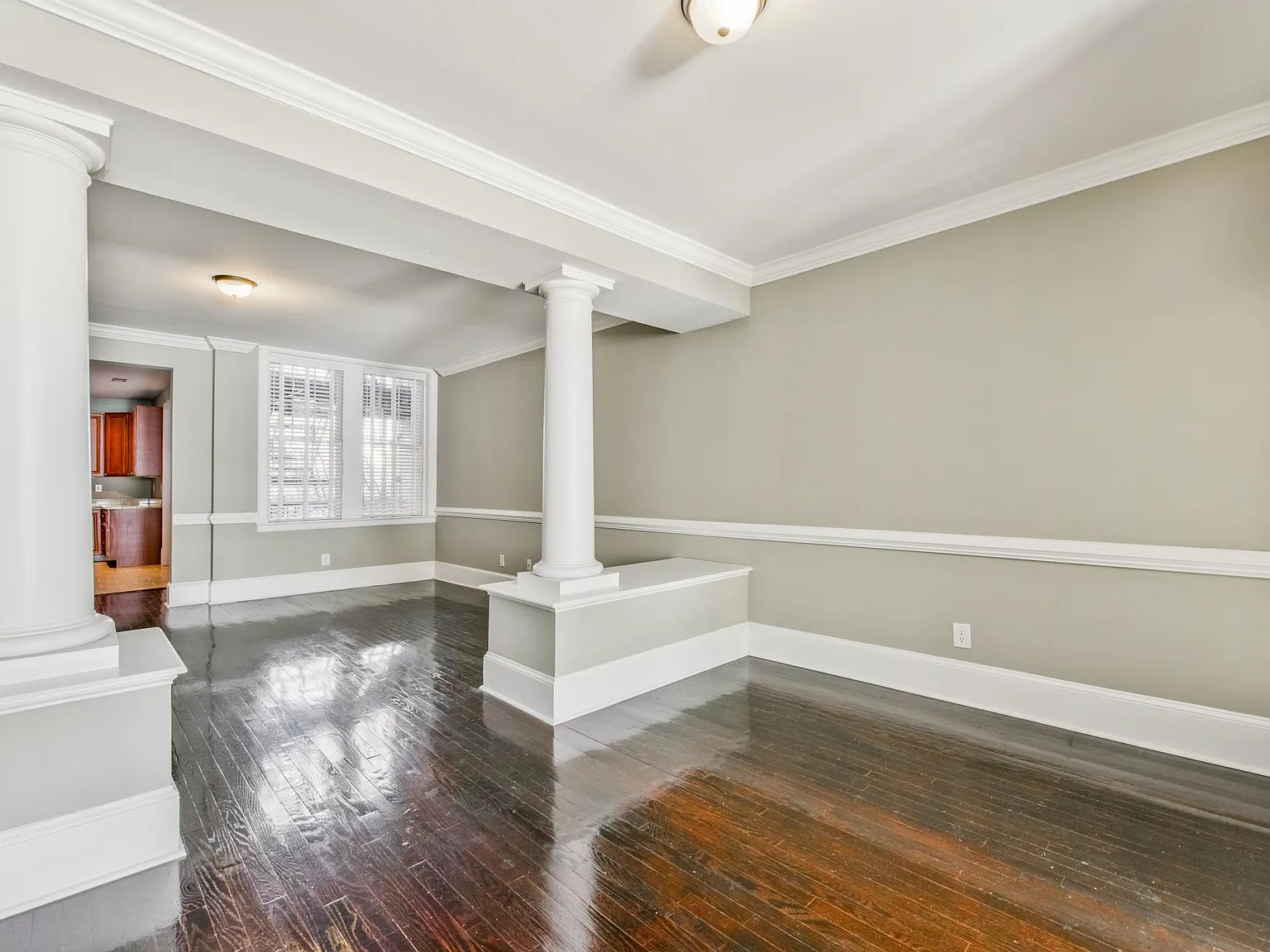 742 W Princess Anne Road — Photo 3