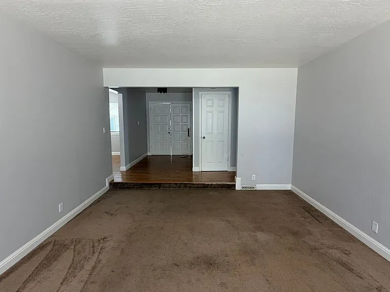 5308 Lightwood Dr — Photo 5
