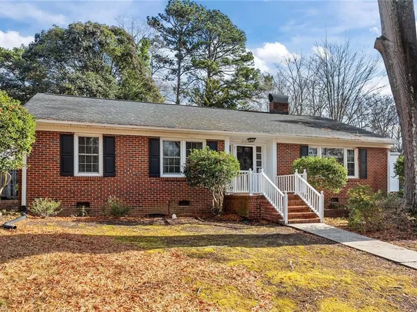 2100 Villa Dr, Greensboro, NC 27403