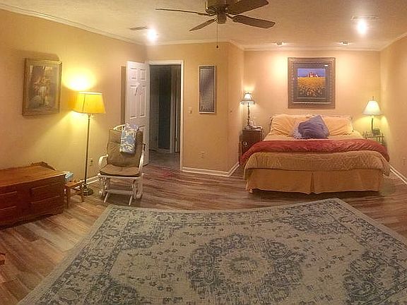 4th image of 107 Clairmont Cir