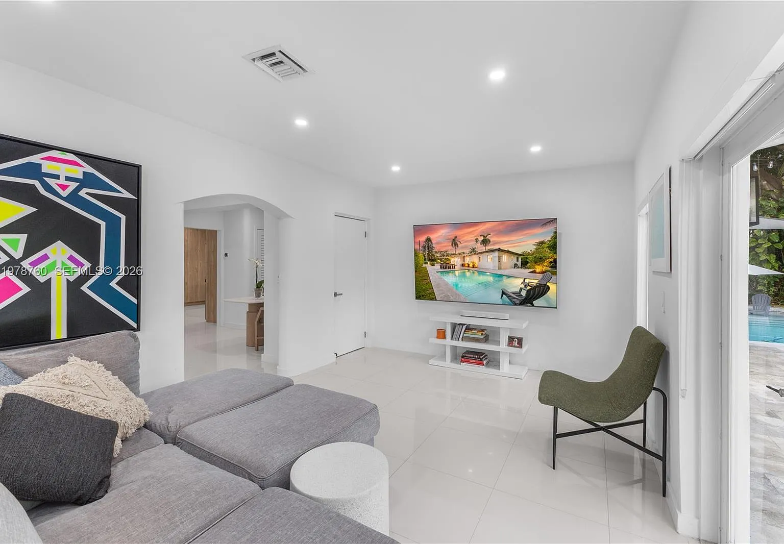 3 bed, 1868 sqft, $9,000 — Photo 4