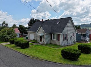 10 Evergreen St, Lyndora, PA 16045