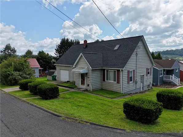 10 Evergreen St, Lyndora, PA 16045