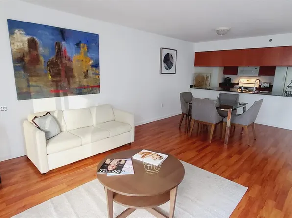 1200 Brickell Bay Dr APT 3704, Miami, FL 33131