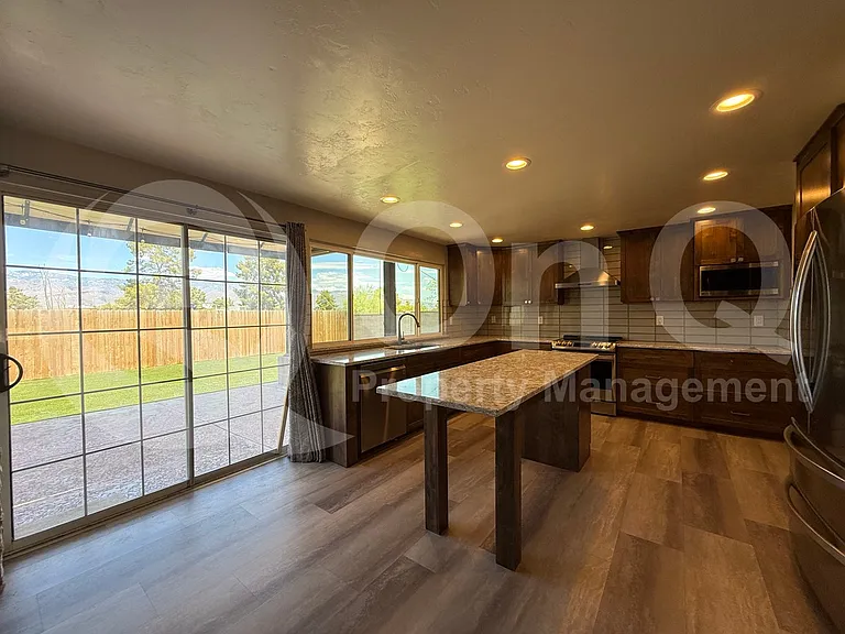 8601 E Calle Bolivar — Photo 5