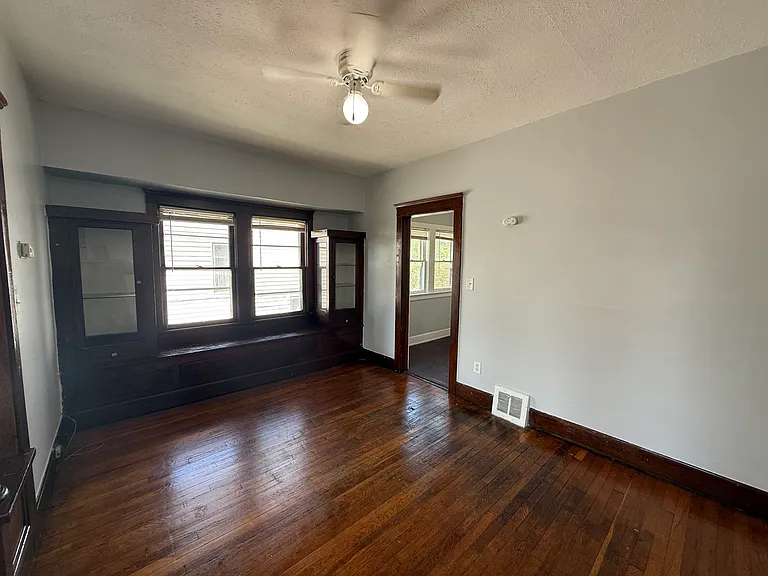 3129 W 98th St #UP — Photo 4
