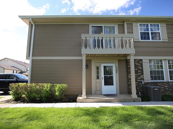 2nd image of 127 Lindenwood Ct