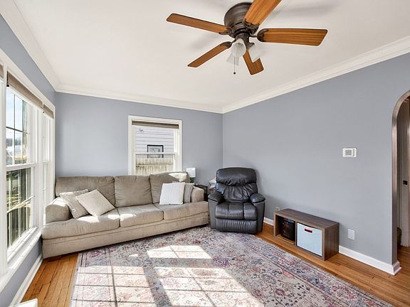 4th image of 1712 34th St