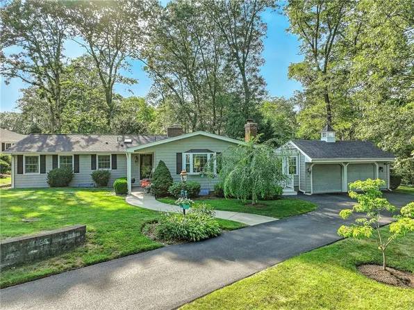 29 Sunset Dr, Seekonk, MA 02771