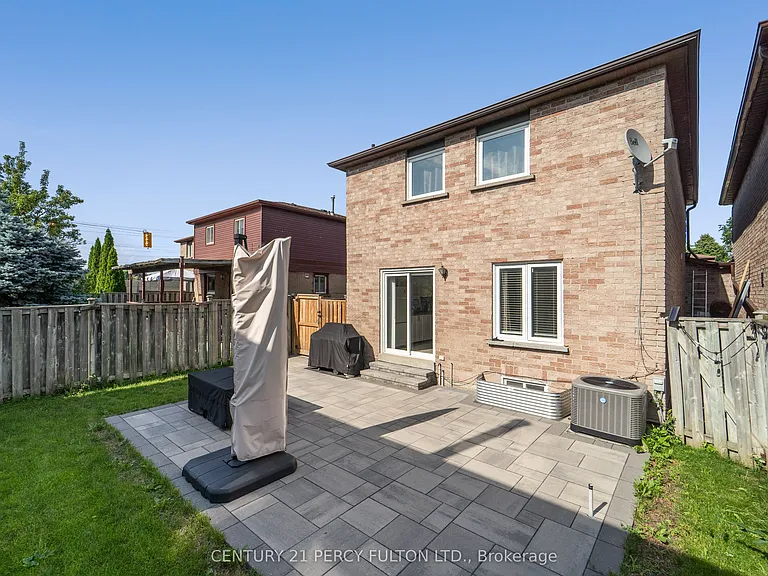 55 Chalmers Cres — Photo 26