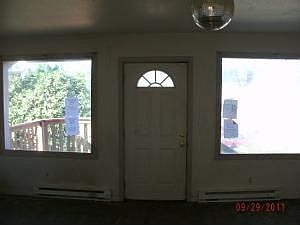 3rd image of 1929 S Cushman Ave