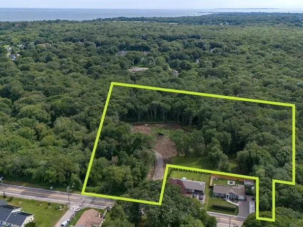 142 S Pier Rd, Narragansett, RI 02882